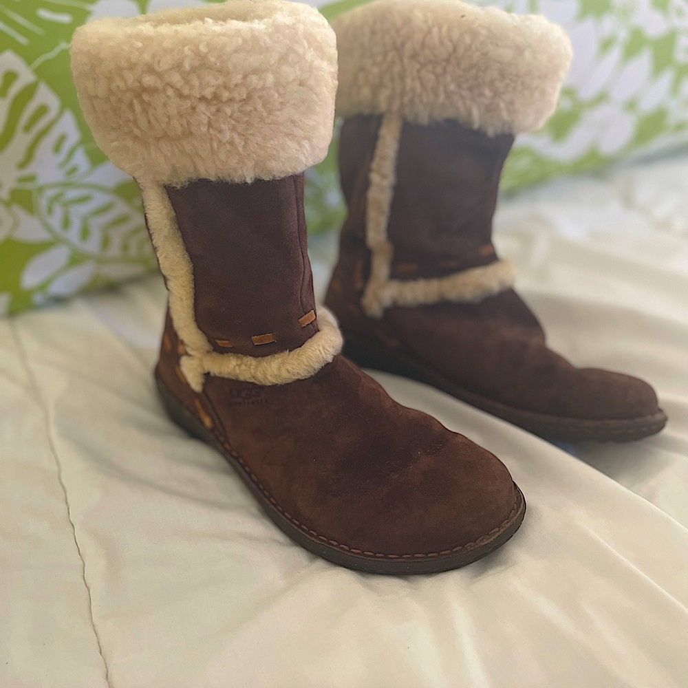 Ugg Leather & Genuine Sheepskin Lining  - New! Comfy Winter Boots - Shoe SZ 8